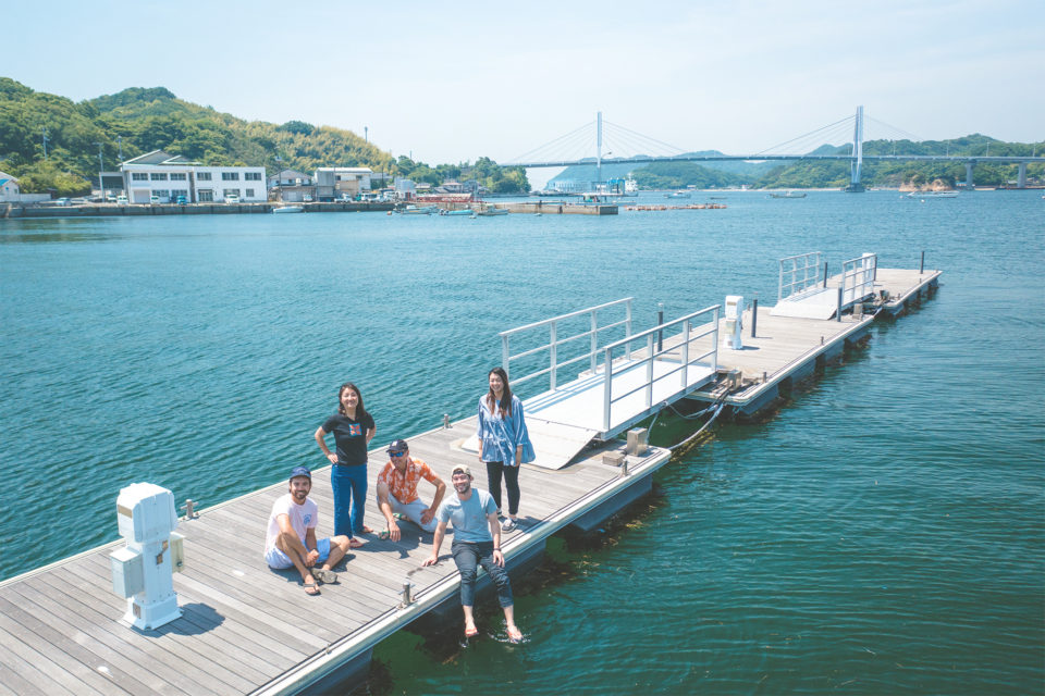 <em>橋を巡る離島旅</em> 「島と島、人と人がつながる、この町のかたち」 <em>ゆめしま海道 ① 弓削島・Kamijima Tours, 島旅ヨット, 島旅サイクル</em><br /><sub>Island trip around Bridge / "The shape of the town where islands and islands, people connect with each other" Yumeshima Kaido (1), Yuge island<sub>