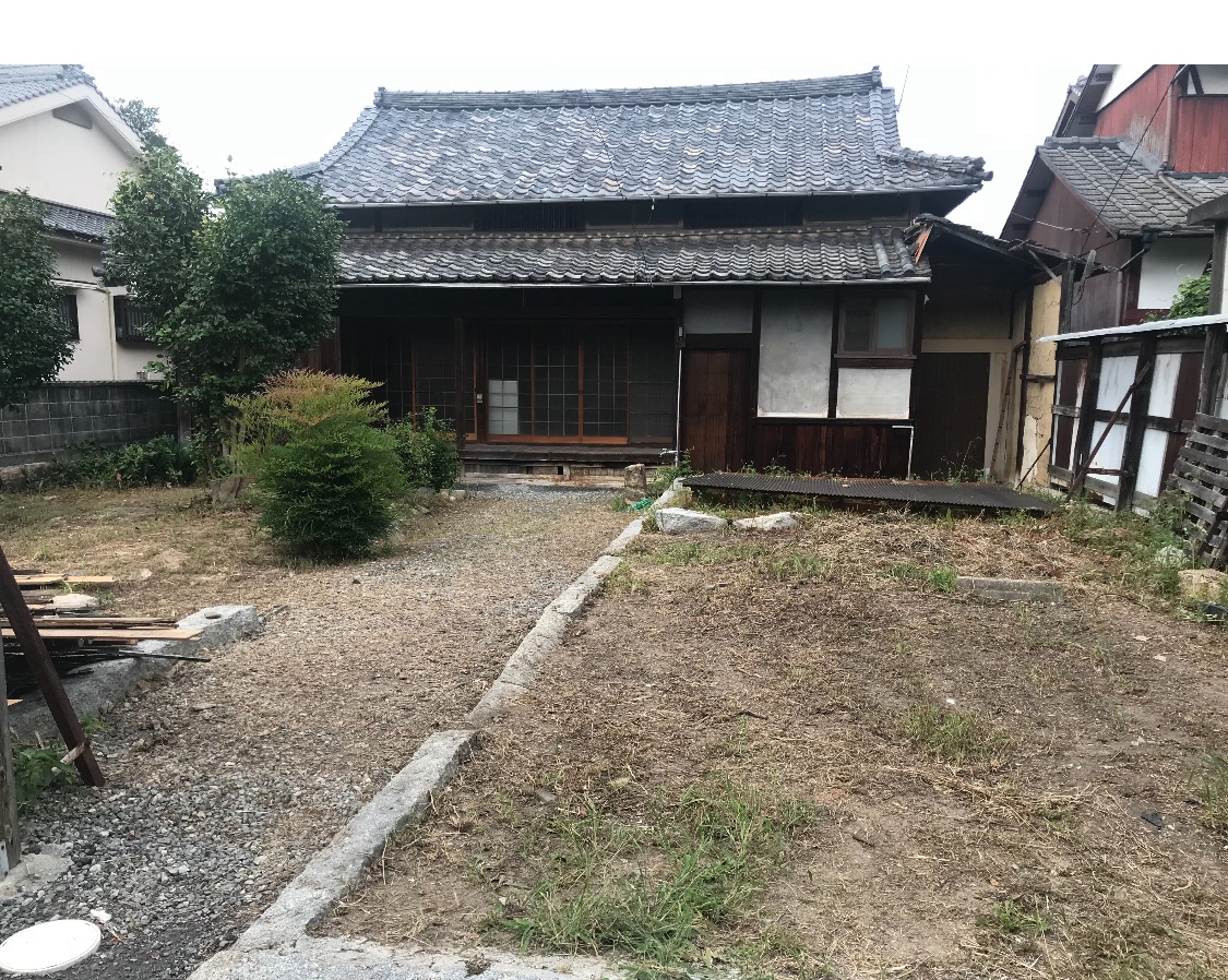 甕重厚感がありますので、庭や古民家のお庭の雰囲気づくりをされたり 年代品 古民家の、庭のデザインを考える | 瀬戸内かみじまトリップ-上島町観光